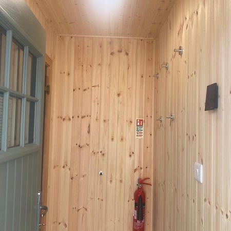 Roundstone Retreats Quayside Luxury Apt Bagian luar foto