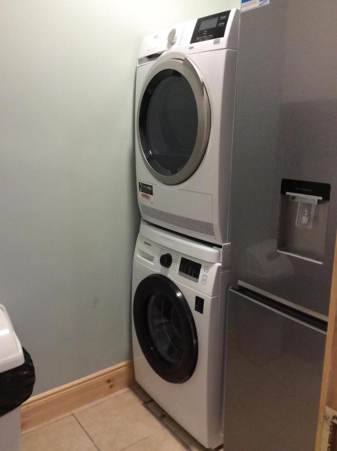 Roundstone Retreats Quayside Luxury Apt Bagian luar foto